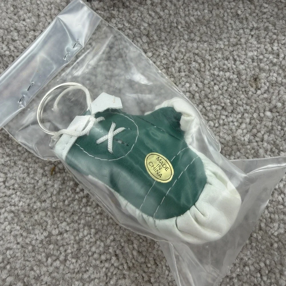 Newport Lights Boxing Glove Keychain - Picture 3 of 3